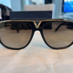 Loius Vuitton  Mascot Sunglasses