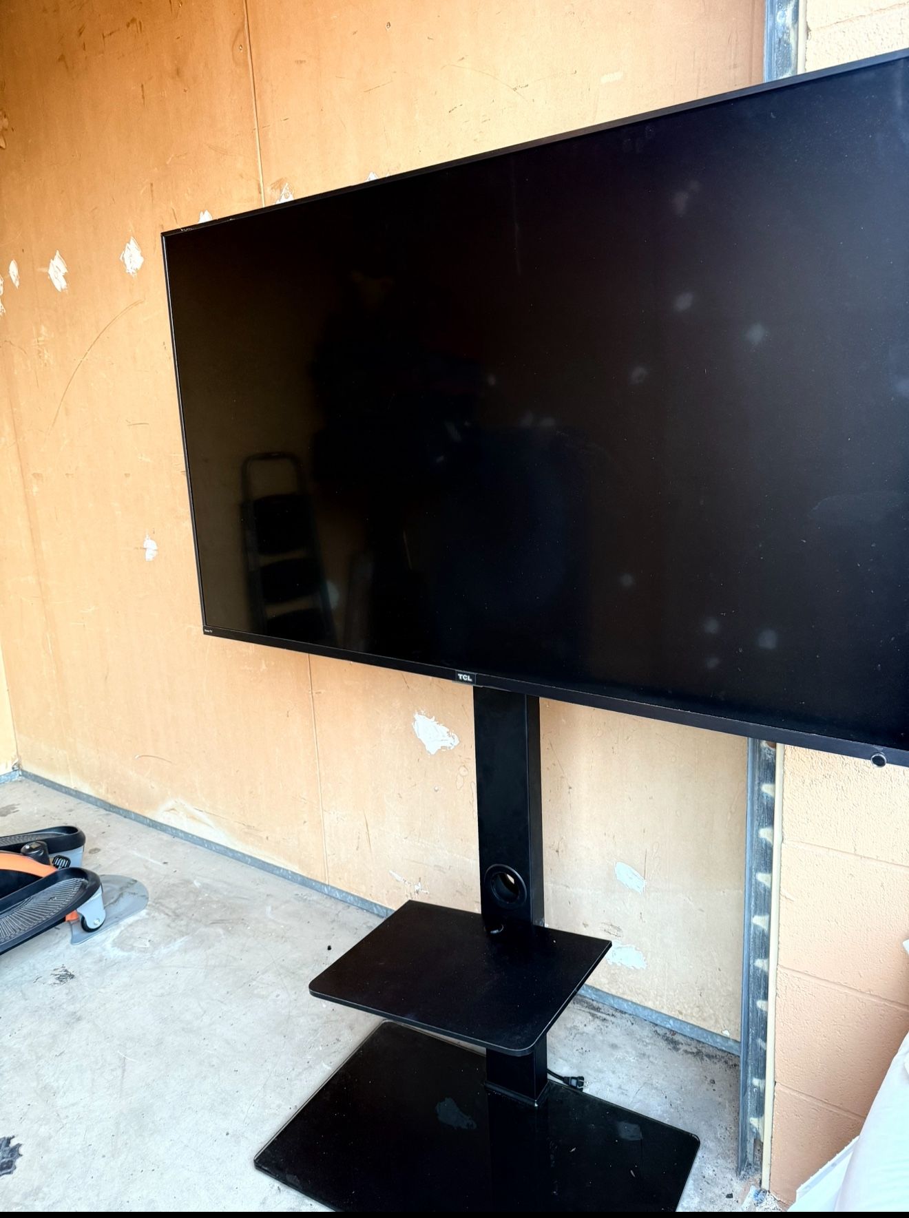 📺 TCL Roku 55” 4K Smart TV – $150