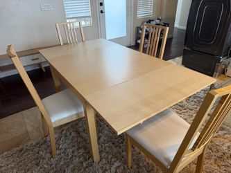 Extendable Dining Table with 4 Chairs