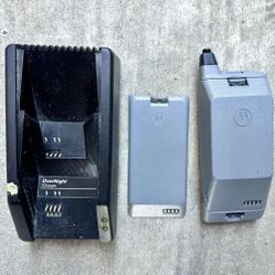 VTG Motorola Microtac/Piper Cell Phone + 2 batteries + charger dock