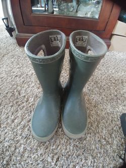 Boggs rain boots size 13