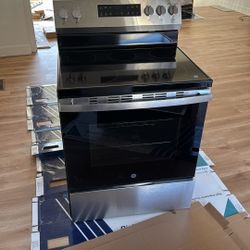 BRAND NEW GE 30" Stainless Steel Range - Air Fry/Crisp Mode