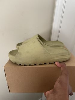 Yeezy Slides Size 10