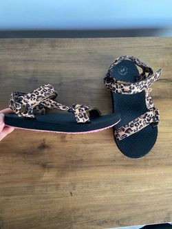 Leopard Print Strappy Sport Sandals