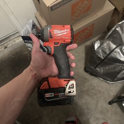 Milwaukee M18 Drill with 5.0 Battery