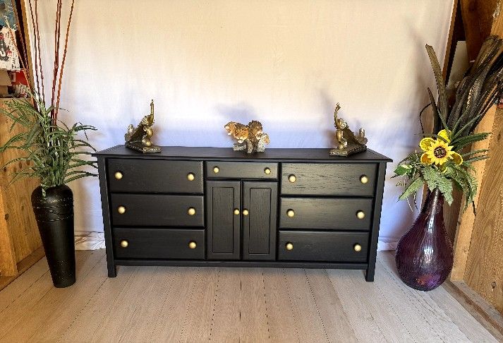 Elegant Dresser