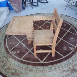 ANTIQUE CHILDREN'S DESK