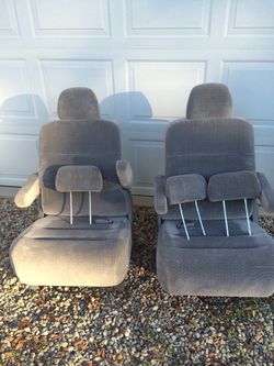Honda Odyssey 2 Captain’s Chairs (1(contact info removed))