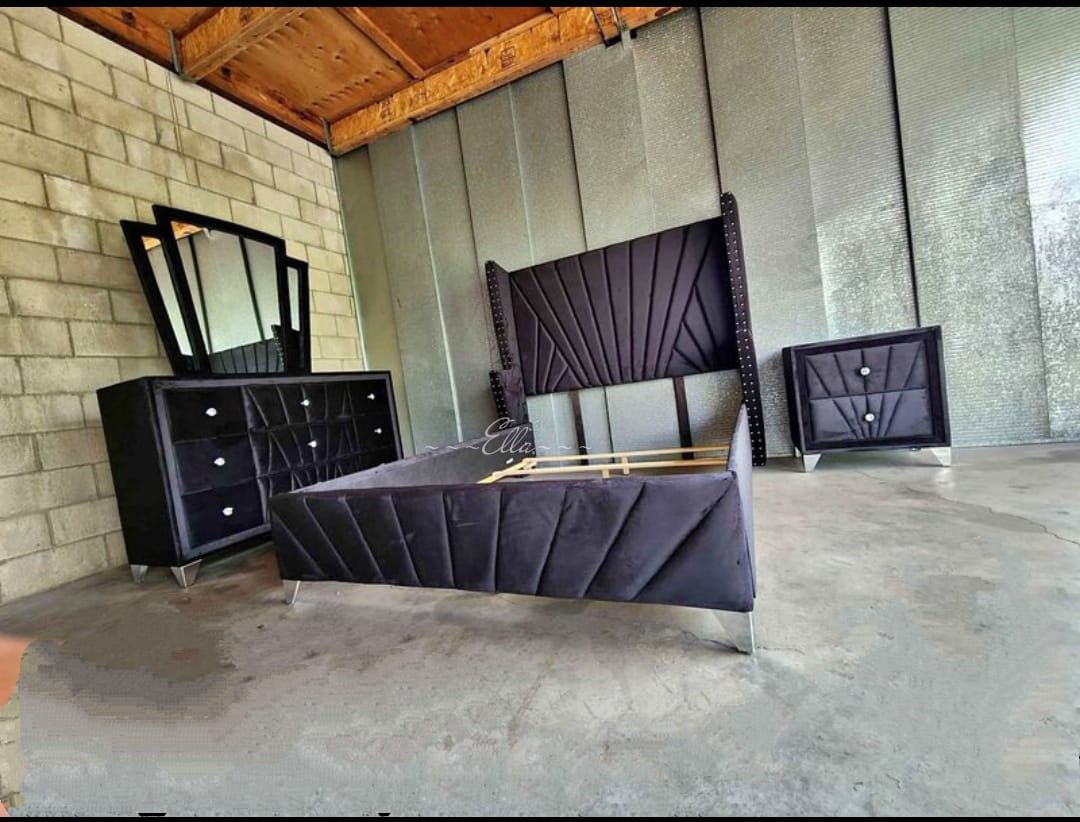 Carissa Gray Bedroom Set
Furniture of America$10 Down Payment And Financing Available