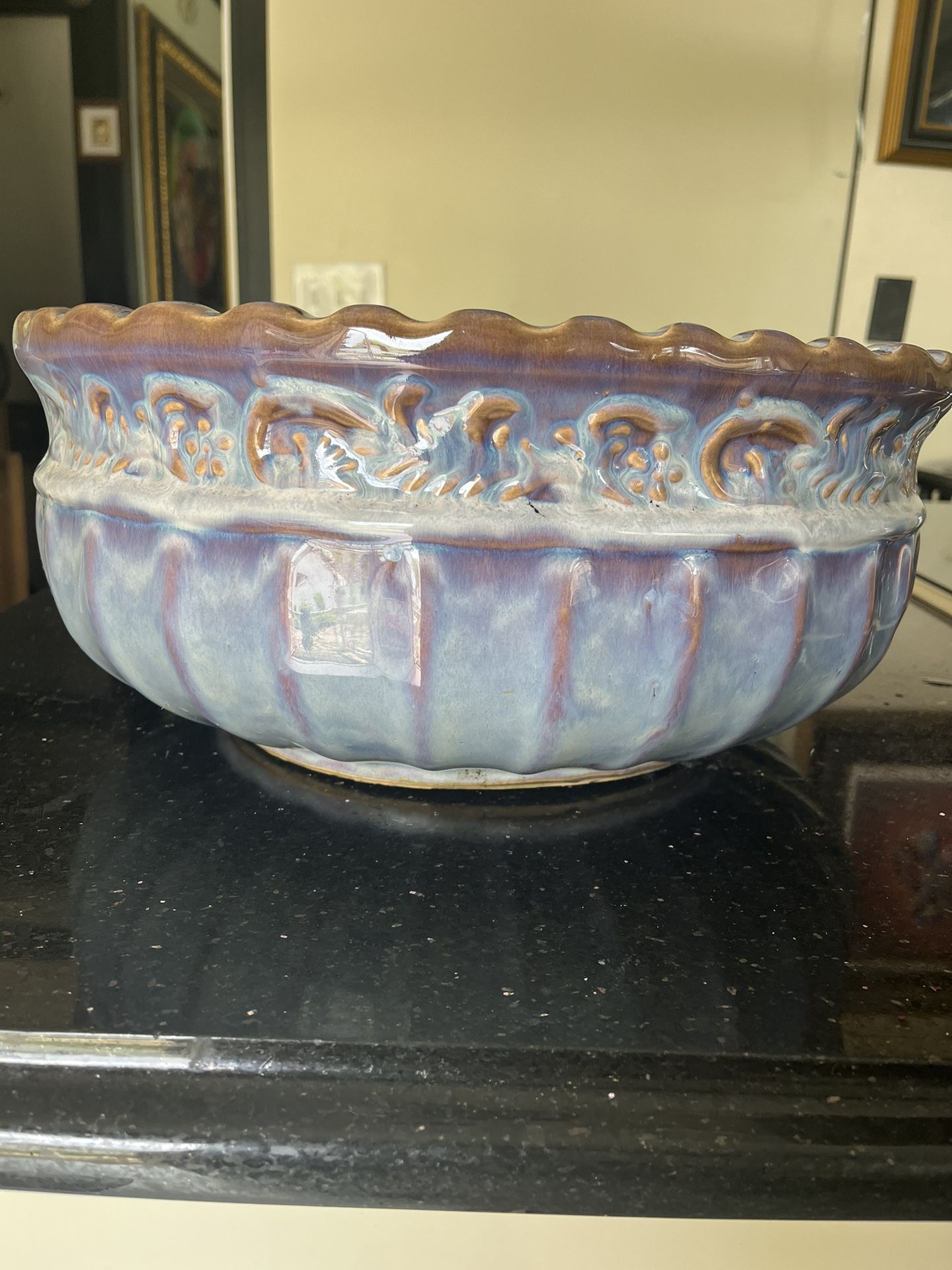 Planter bowl approx H6.5”W14.5” round. Large ceramic collectibles/Antique
