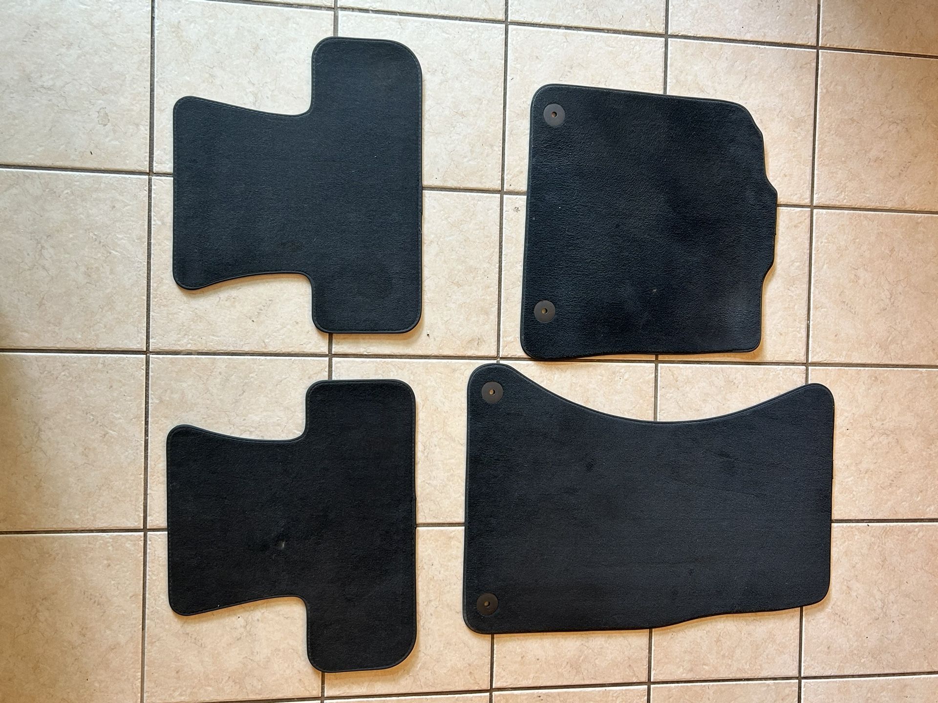 Audi Q5 2015 Floor Mat Set