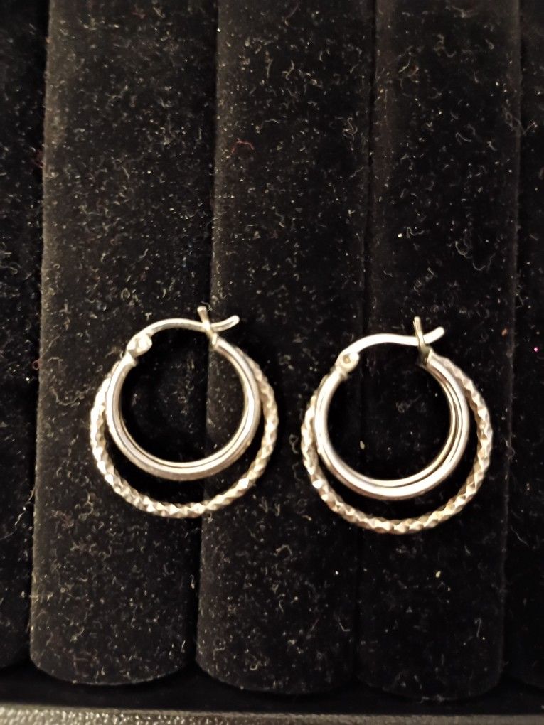925 Sterling Silver Triple Loop Earrings