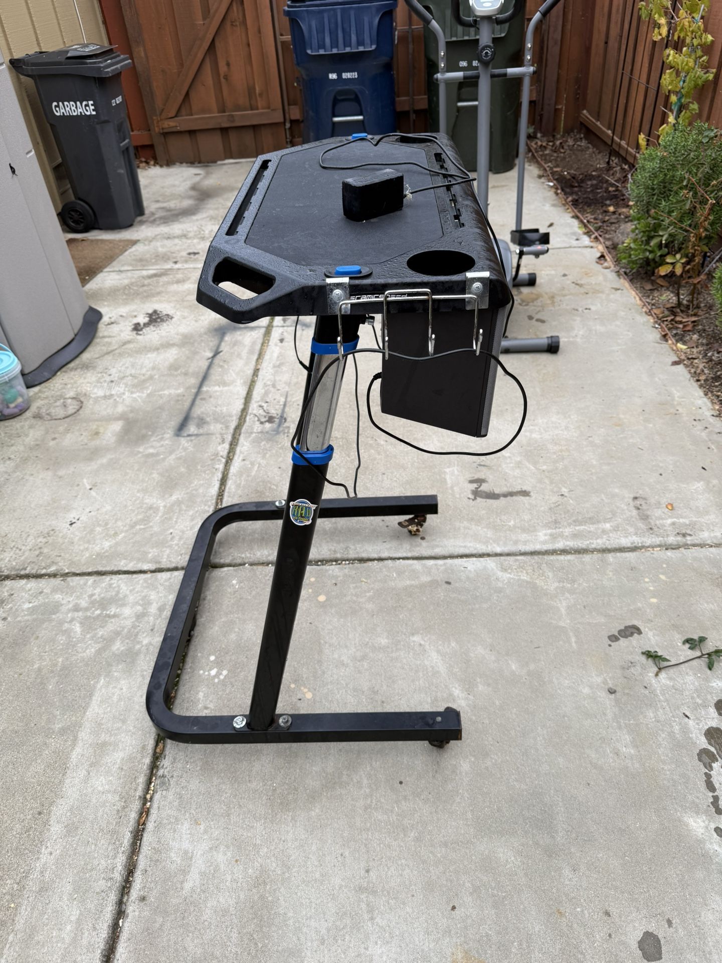 Indoor Cycling Trainer Desk W/speakers