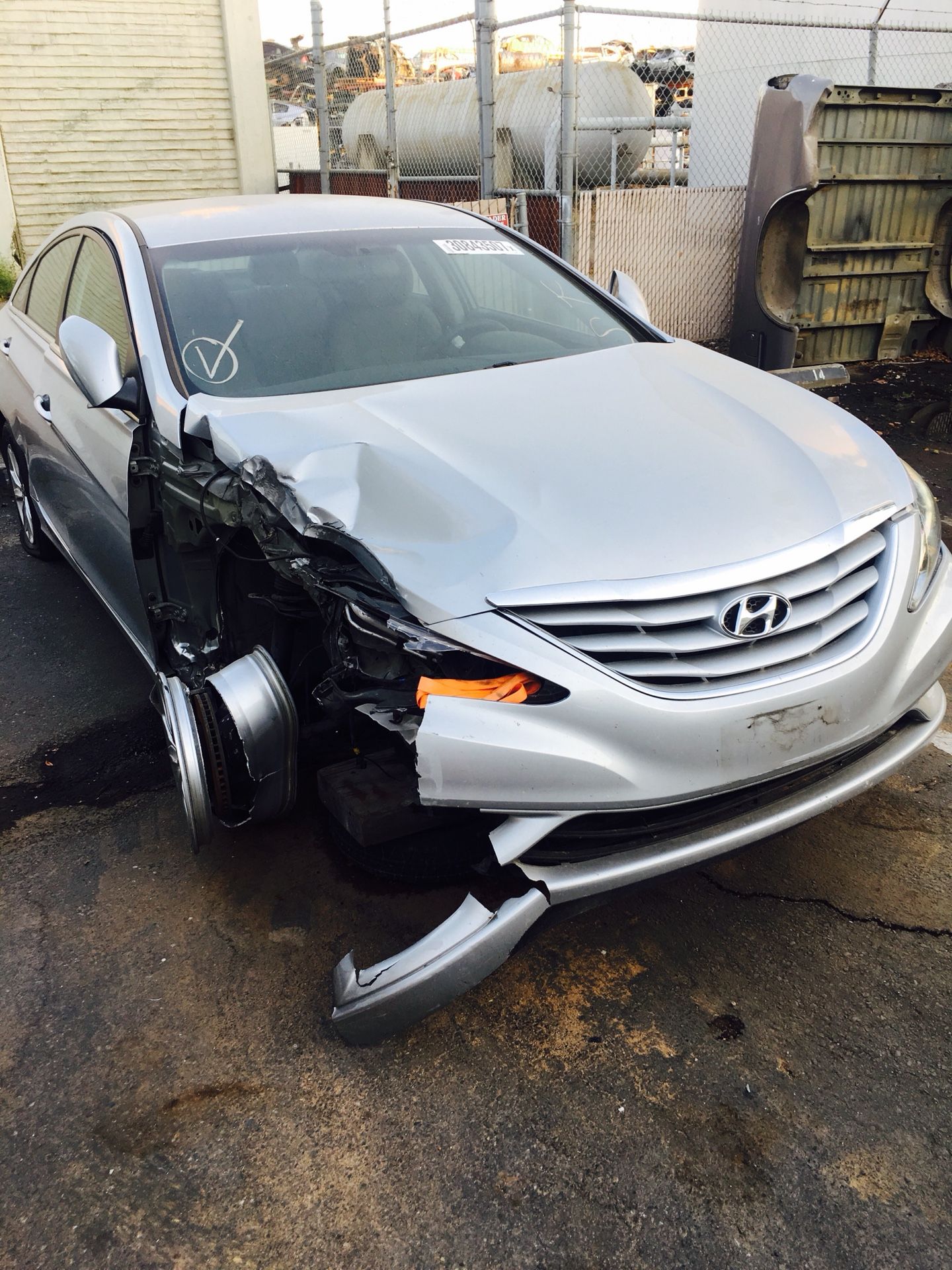 2011 Hyundai Sonata FOR PARTS