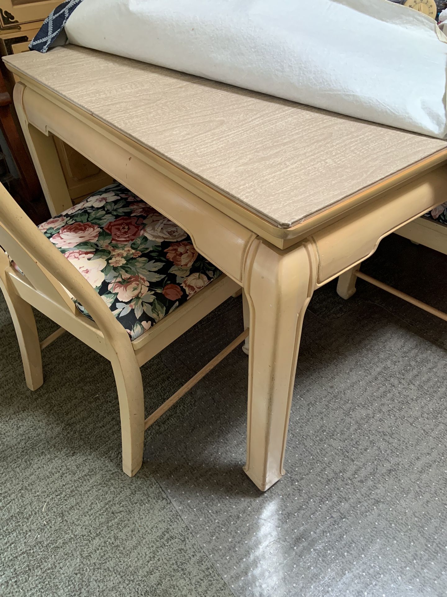 Bernhardt - Dining Table w/ 8 Chairs and Hutch