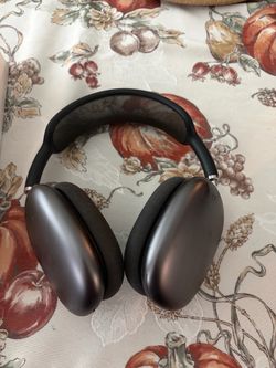 AirPod maxes