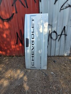 2019-2025 CHEVROLET SILVERADO TAILGATE GOOD CONDITION
M61656
08-15-2026
$460