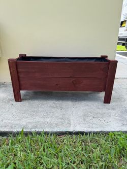Planter box