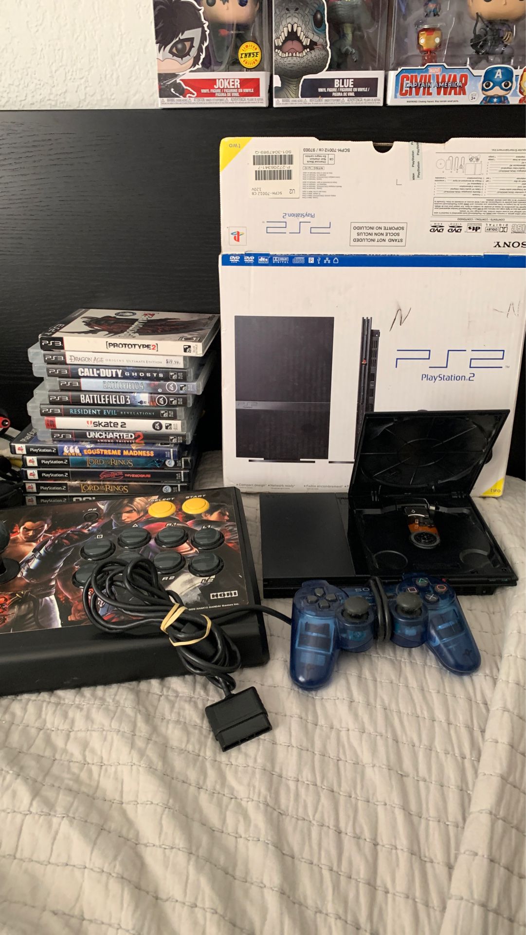 Sony Play Station 2 bundle with box and games!