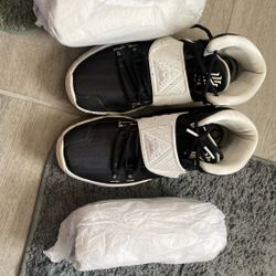 Nike Size 10 Mens  Beautiful
