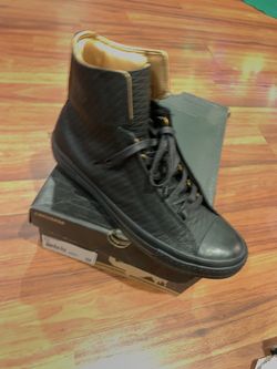 Converse shoes size 8.5 $40