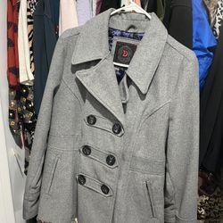 Abrigo En Muy Buen Estado