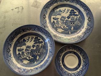 Set of 8 Churchill England Staffordshire Blue Willow
