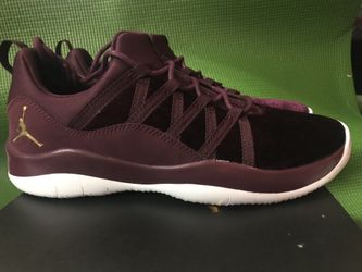 JORDAN DECA FLY PREM HC Women’s size 7Y
