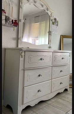 Dresser