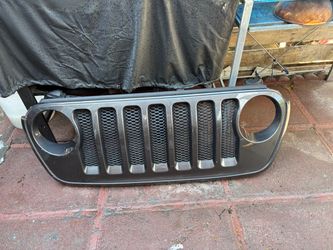 Black 2019 jeep grill