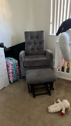 Rocking chair w/foot rest