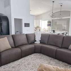 Bassett Everett Leather reclining Sectional