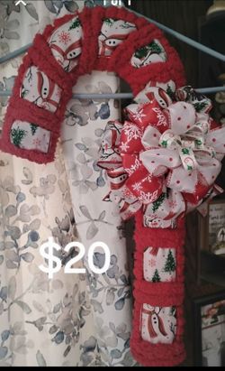 Candy cane wreath $20