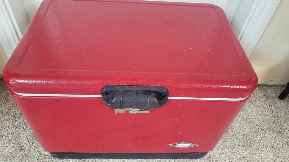 Ice Chest for Sale in Selma, CA OfferUp