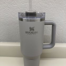 Original Ash Color Adventure Quencher Stanley Tumbler 