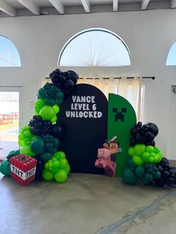 Minecraft balloons decor