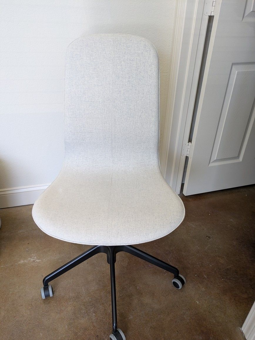 Beautiful Light Gray Office Chair