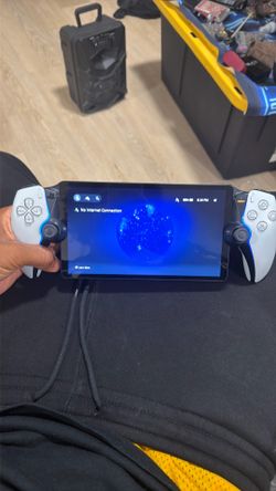 PlayStation portal (white)