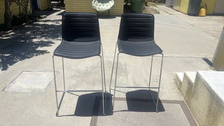 Black High chairs