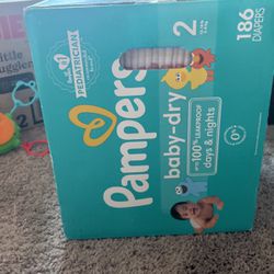 186 Count Pampers  (Size 2) BRAND NEW!! 