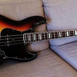 Fender Classic Series 70s Jazz Bass