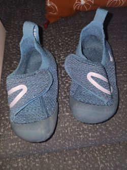 Nike swoosh toddler shoes turquoise 7C