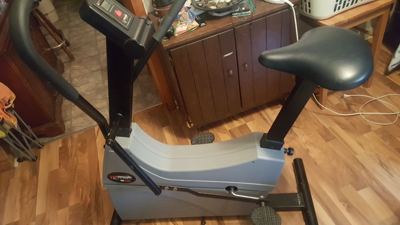 Universal fitness stationary discount bike