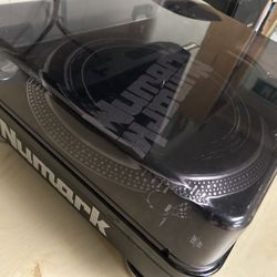 Numark tt100 Turntable