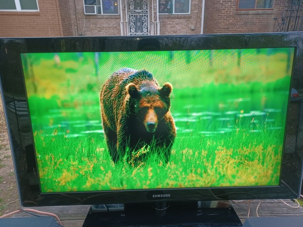 40"SAMSUNG 1080P TV WITH ROKU STREAMING STICK AND REMOTES $120 FINAL PRICE