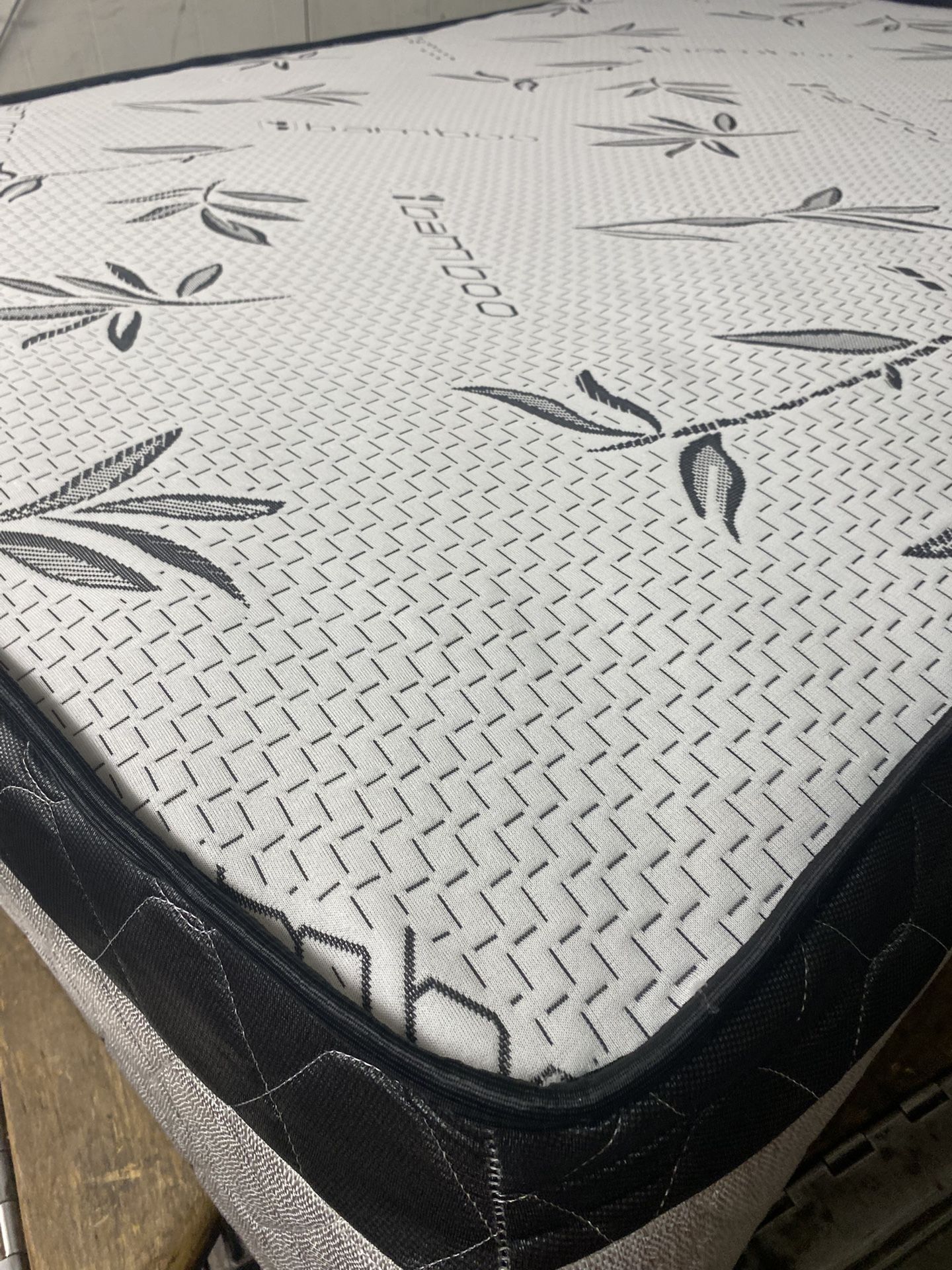 Queen mattress with Boxspring