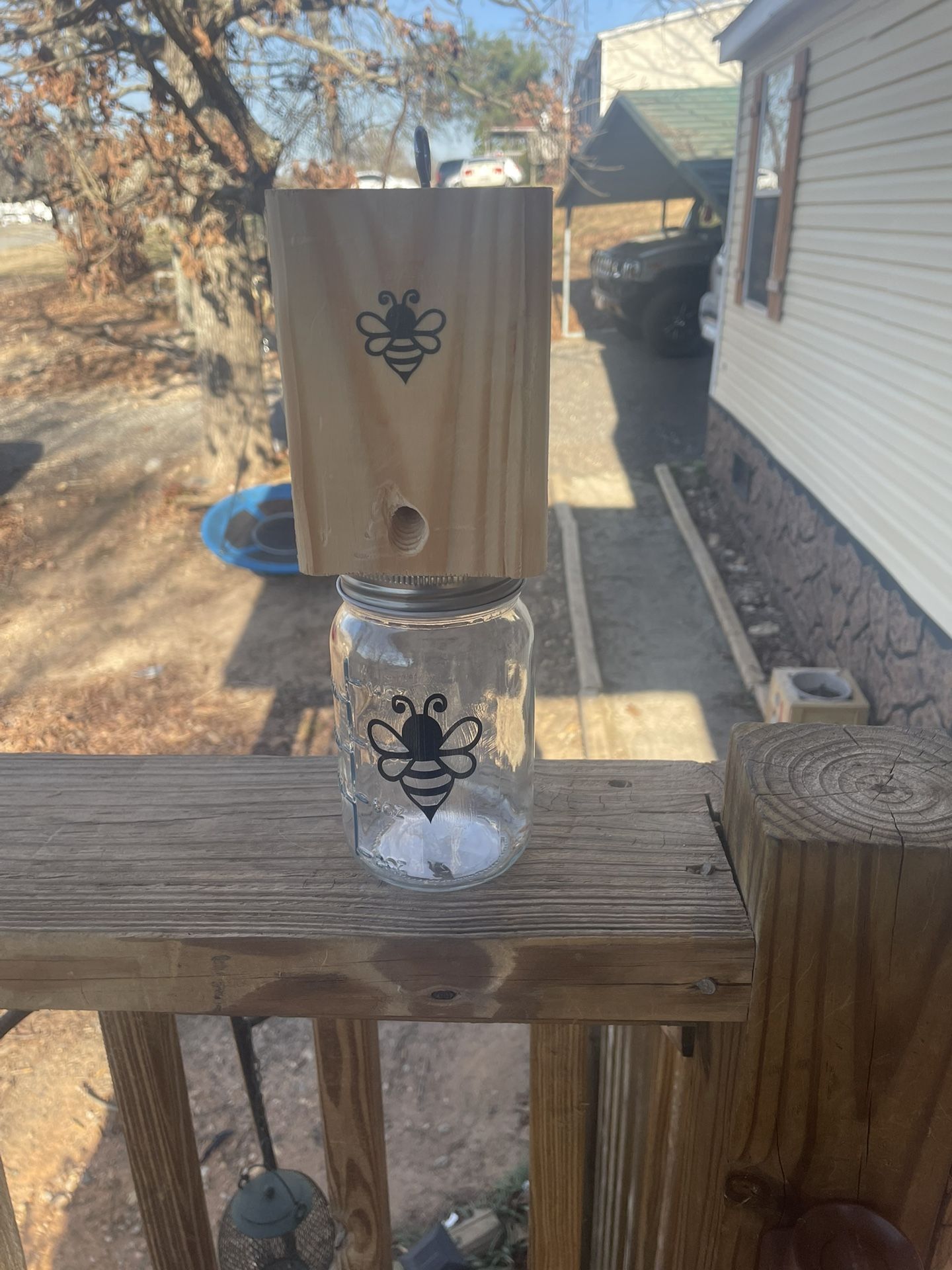 Carpenter bee trap