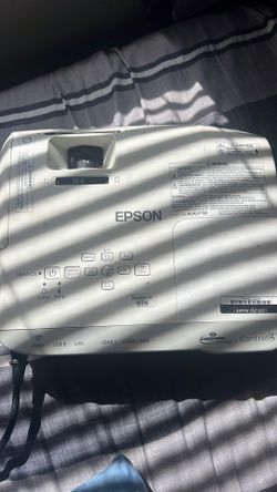 Espon projector with cable