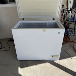 Chest Freezer - 7.25 Cubic Feet - Garage Ready