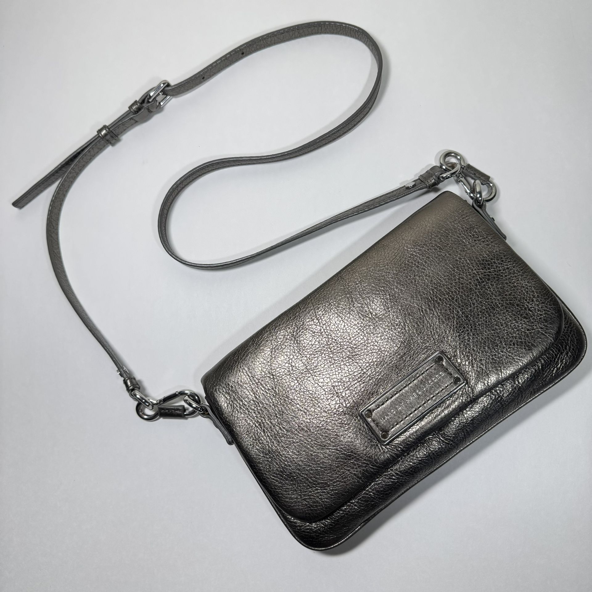 Marc Jacobs Leather Dark Silver Metallic Crossbody Shoulder Bag Purse Clutch